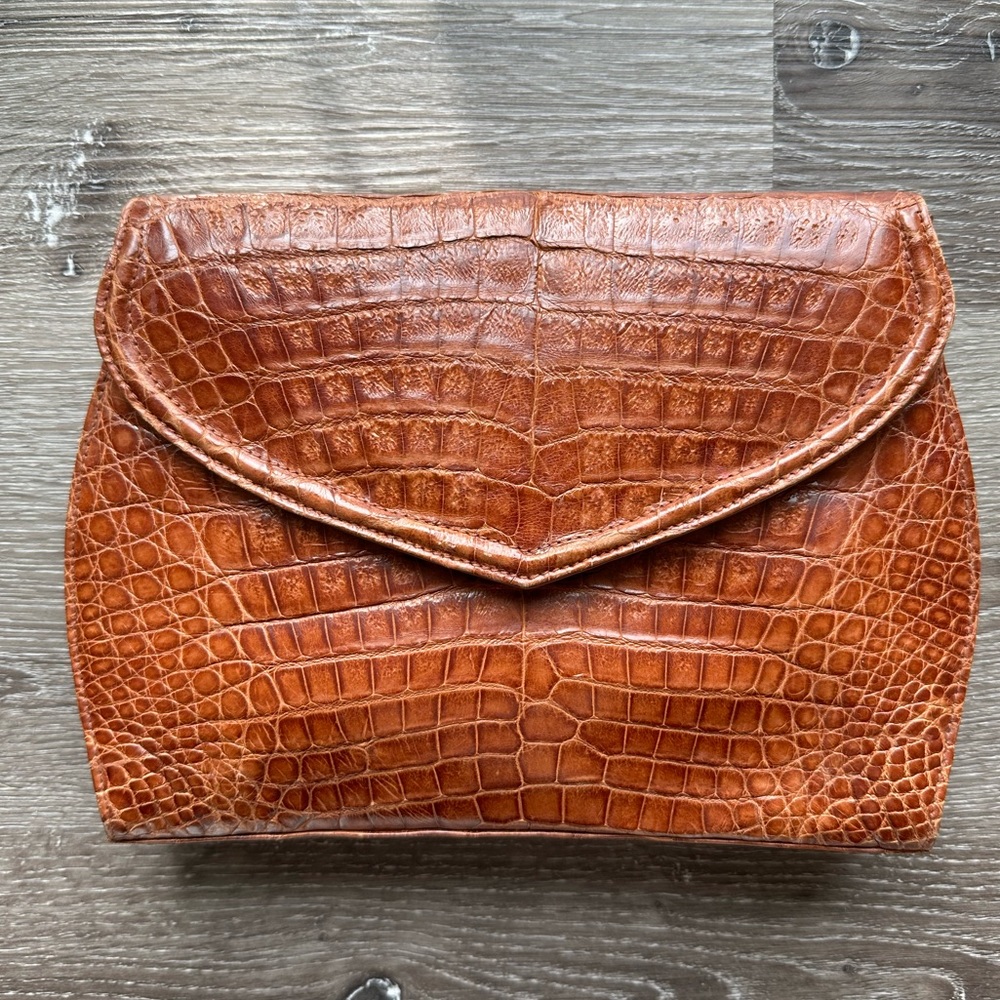Donna Elissa Crocodile envelope handbag with strap